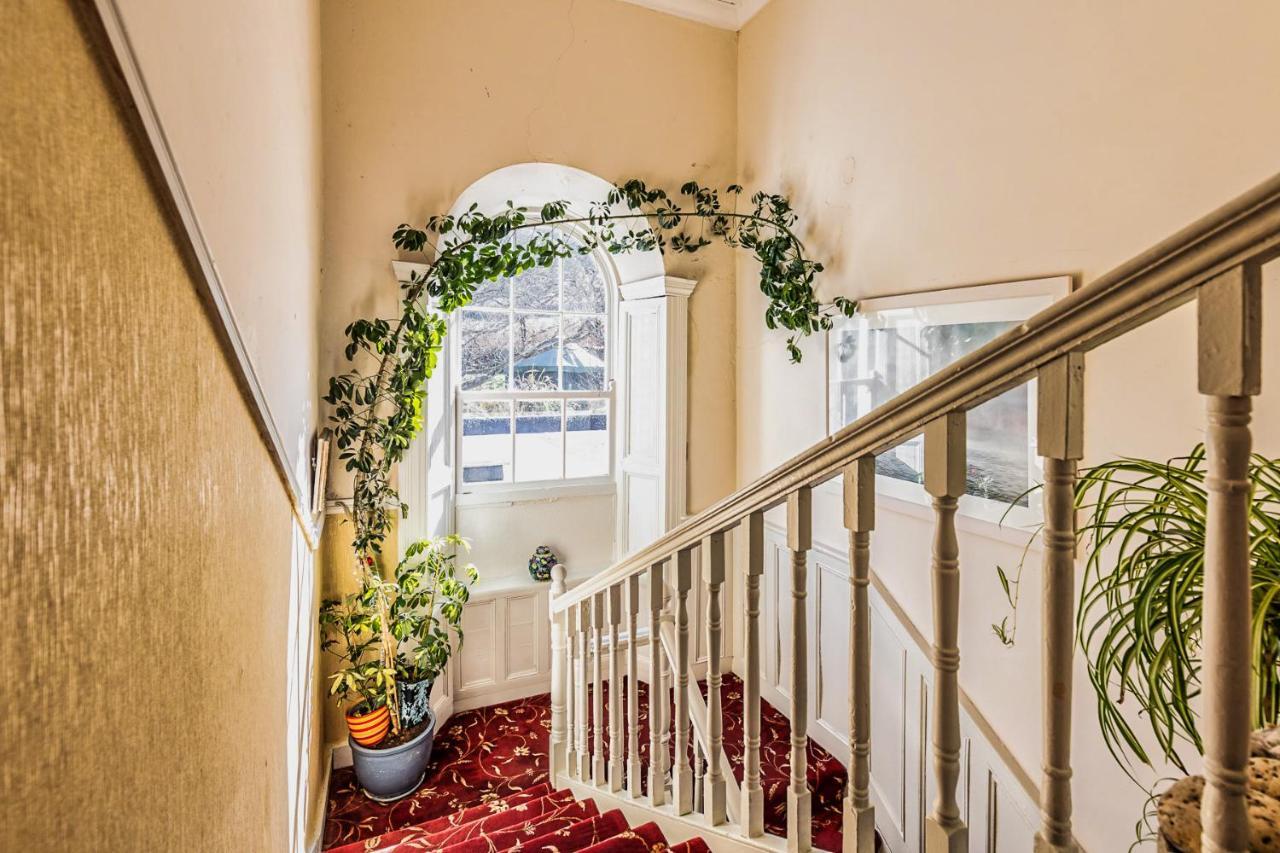 Granville House Apartments And Garden Suites バリーフェリター エクステリア 写真
